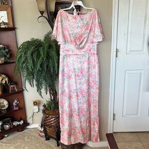 Boohoo PLUS FLORAL PRINT ANGEL SLEEVE MAXI DRESS Satin Pastel Bow Tie Back